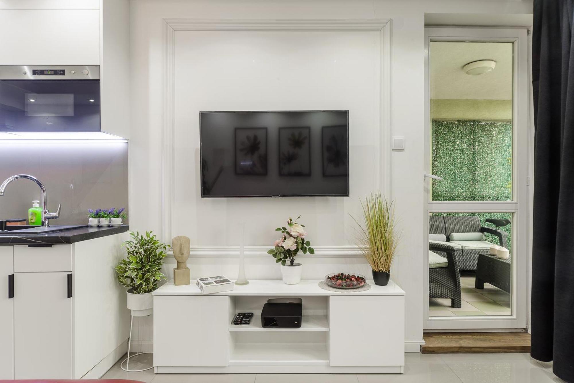 Lumina 3 Bedroom Park Szczesliwicki Apartment Warsaw